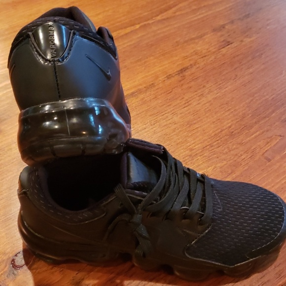 Nike Shoes - Nike Vapor Max